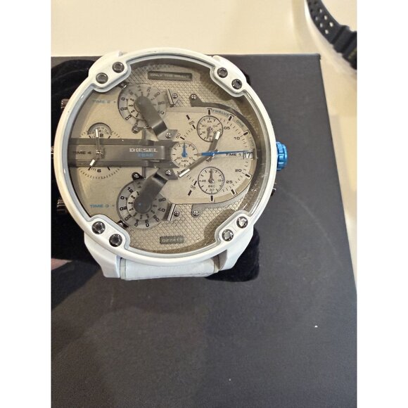 Diesel Mr. Daddy 2.0 Men's Watch with Oversized Chronograph Watch Dial - Picture 1 of 7